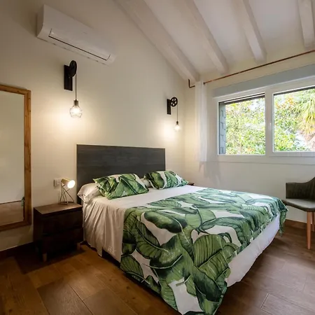 Garden Rock Apartment *